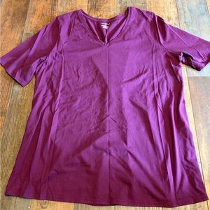 Women’s Lane Bryant purple short sleeve V-neck shirt size 18/20